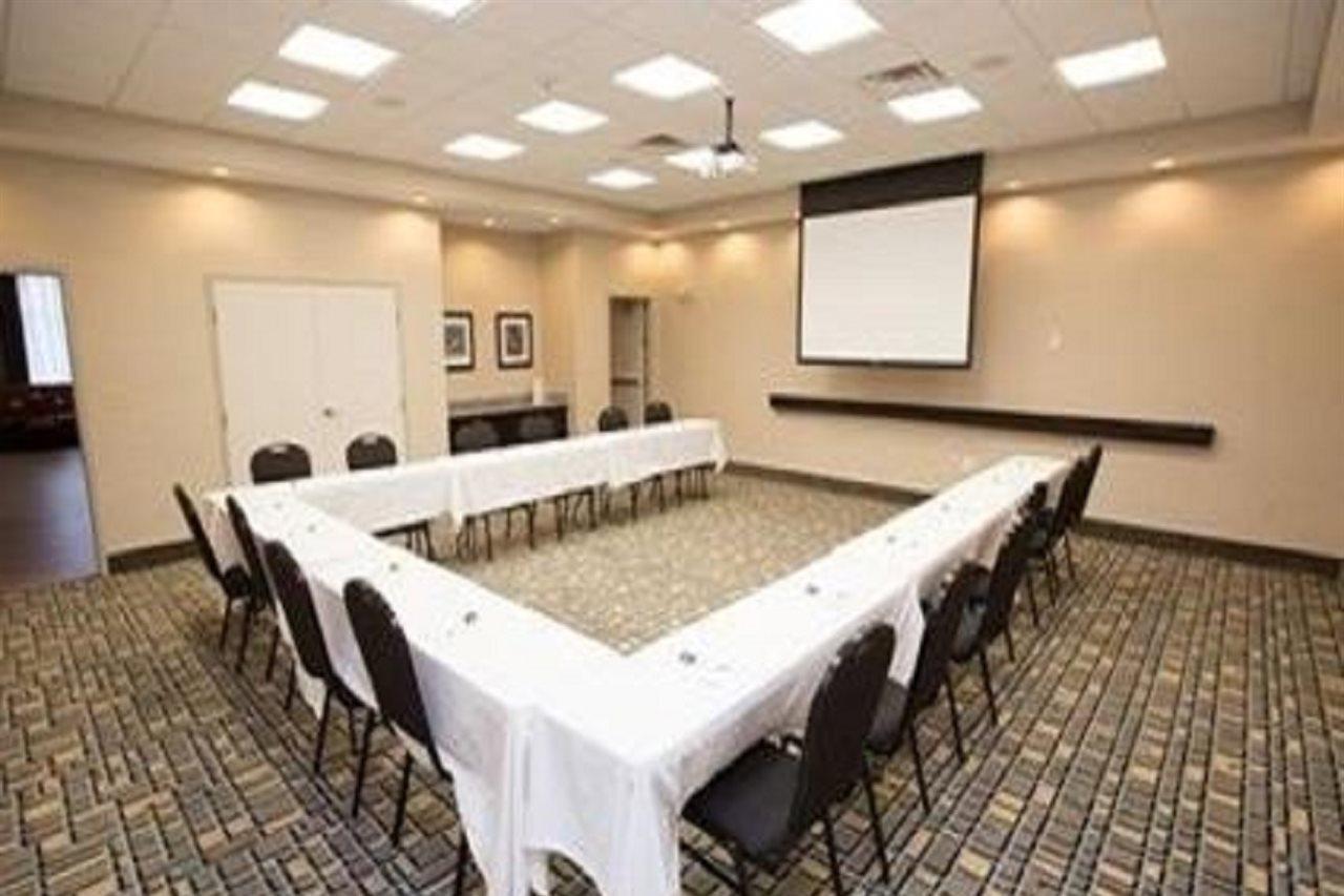 Hampton Inn & Suites Oklahoma City Airport Hotel
