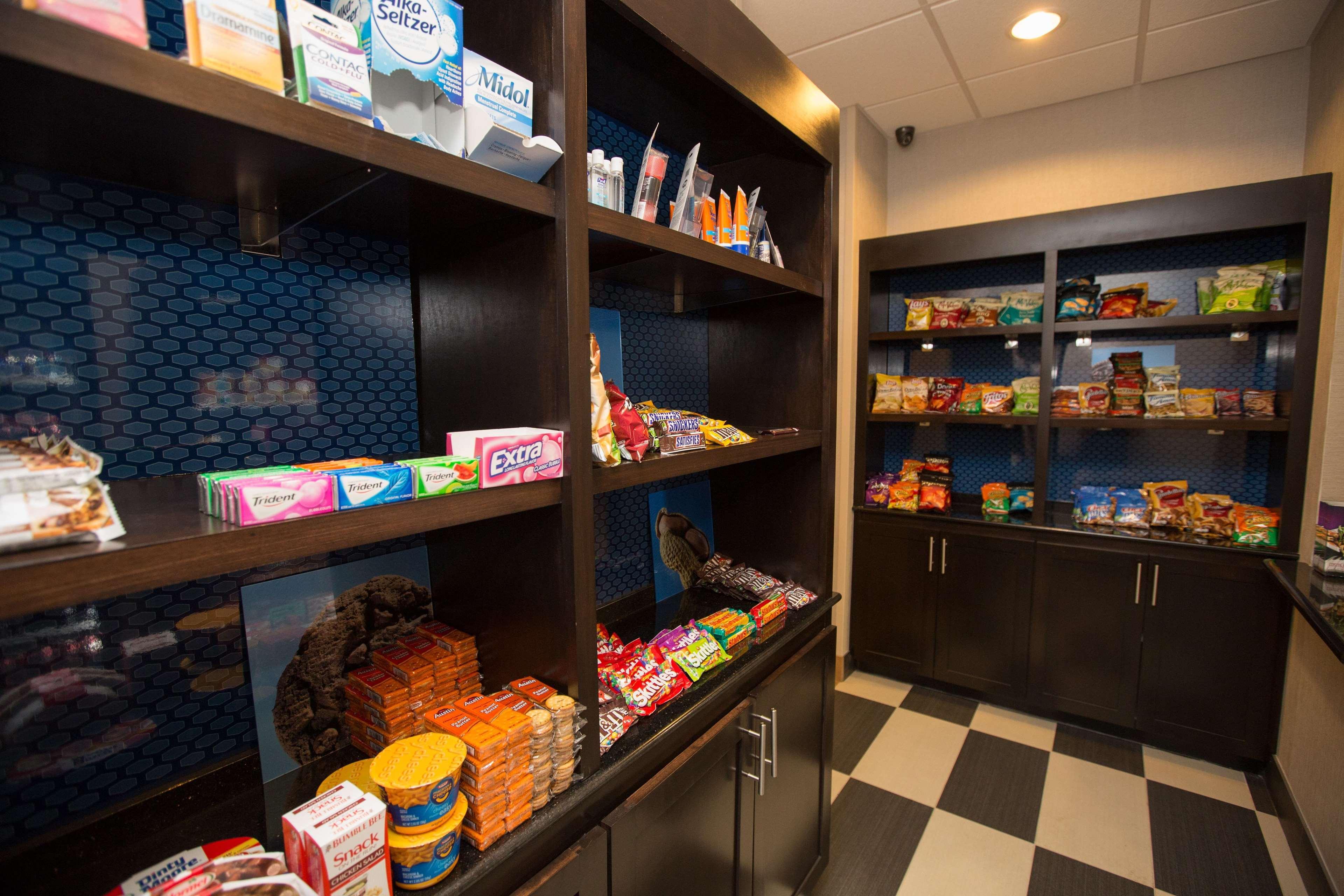 Hampton Inn & Suites Oklahoma City Airport Hotel 3*