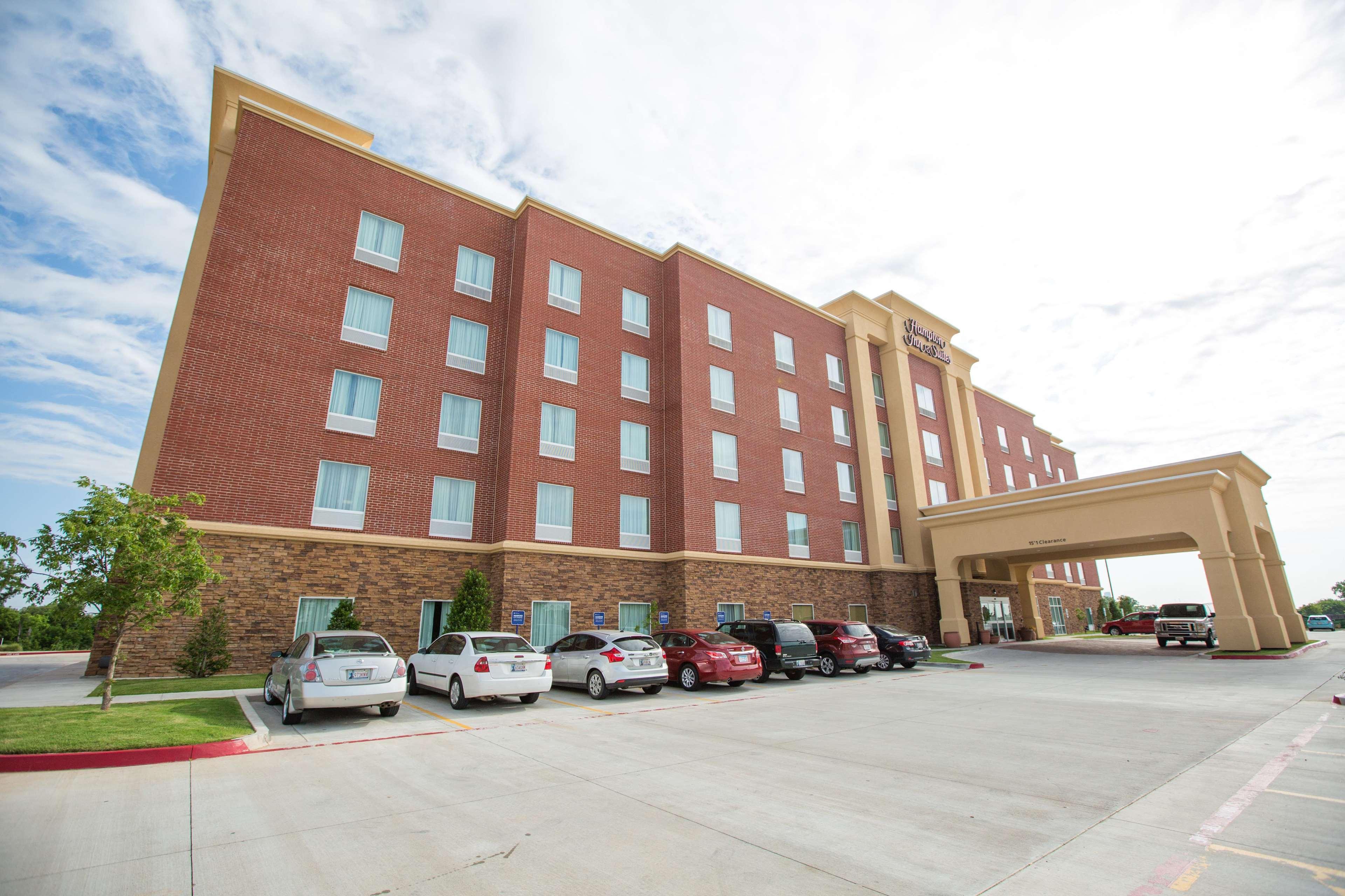 Hampton Inn & Suites Oklahoma City Airport Hotel