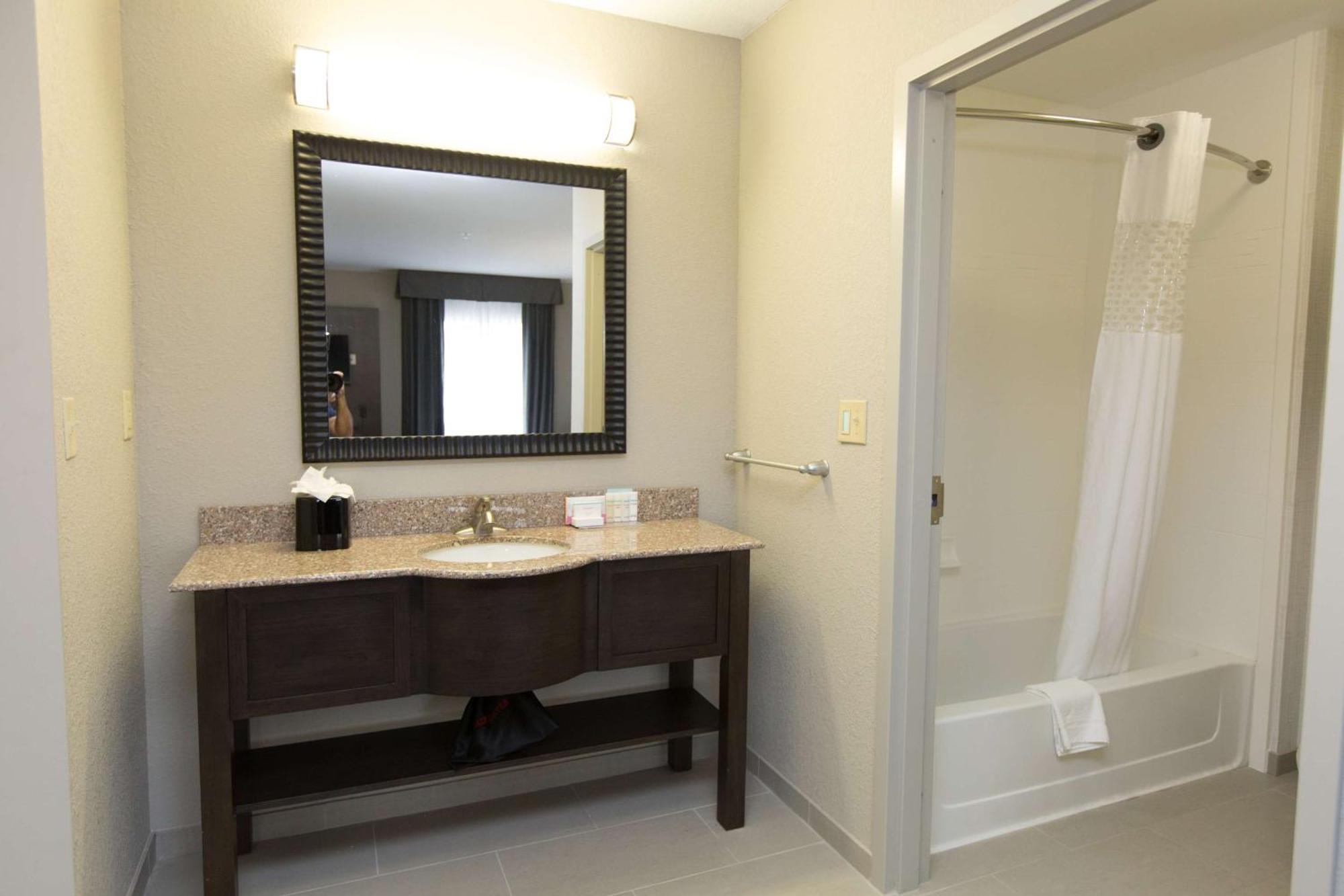 Hampton Inn & Suites Oklahoma City Airport 3*