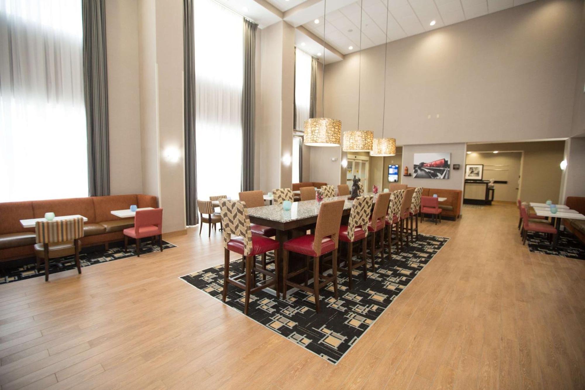 Hotel Hampton Inn & Suites Oklahoma City Airport 3*