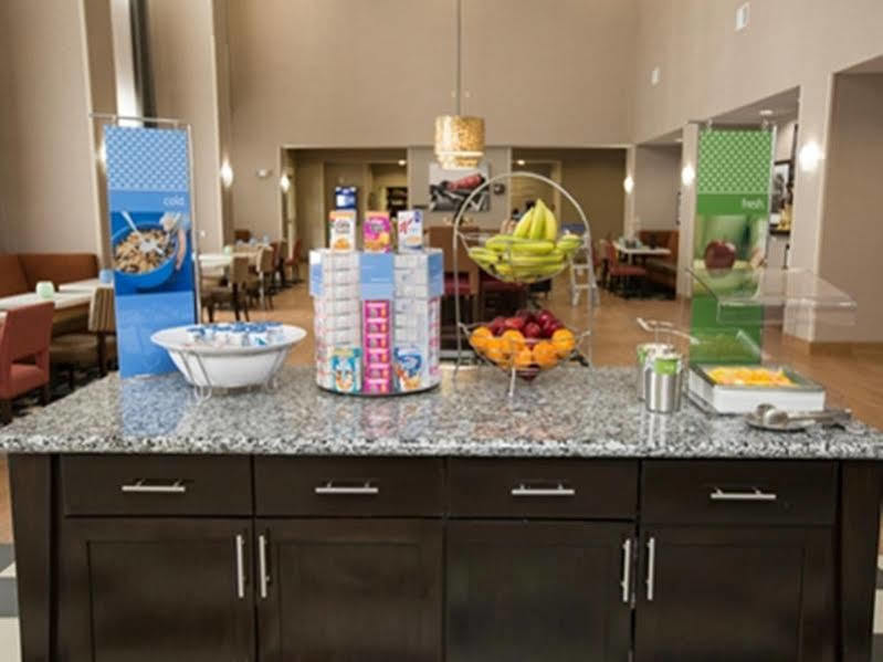 Hampton Inn & Suites Oklahoma City Airport 3*